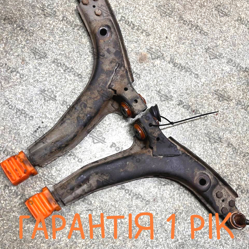 Передній важіль Daewoo Nexia 1995-2016 Послуга з перепресування сайлентблока (Сайлентблоки в ціну не входять)