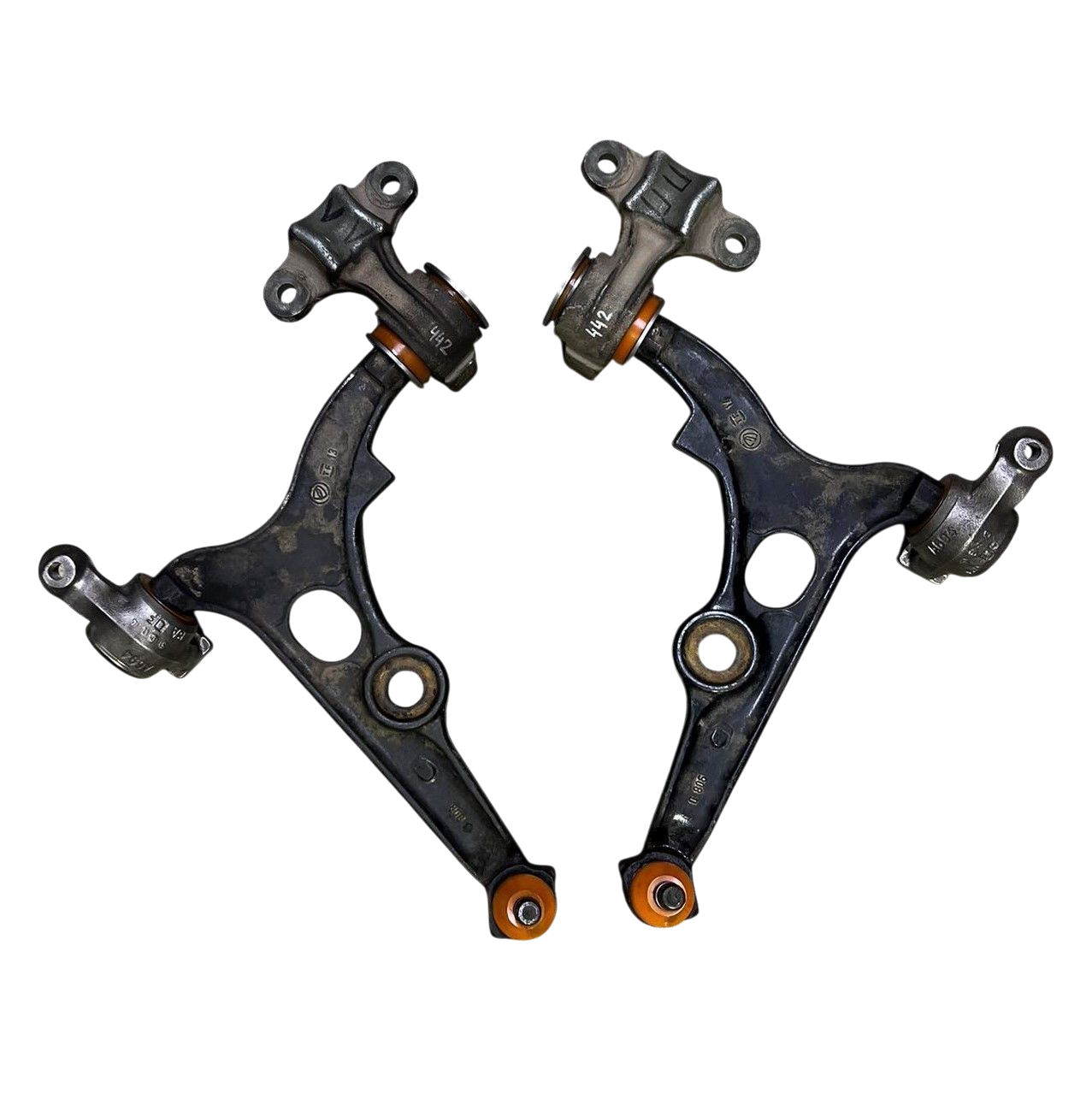 Передній нижній важіль Peugeot Expert 2007- Послуга з перепресування сайлентблоків (Сайлентблоки в ціну не входять)