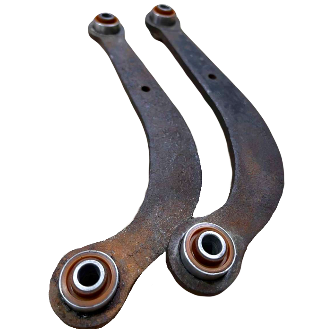 Задній поперечний важіль Toyota Auris 2007-2012 Послуга з перепресування сайлентблоків (Сайлентблоки в ціну не входять)