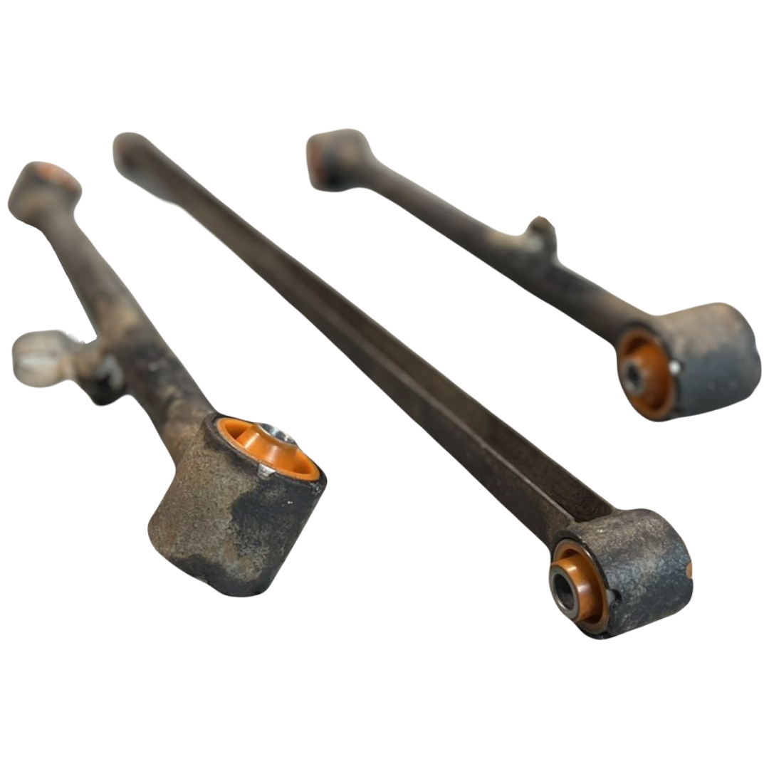 Задние рычаги Opel Frontera 1998-2004 Услуга с перепресовки сайлентблоков (Сайлентблоки в цену не входят)