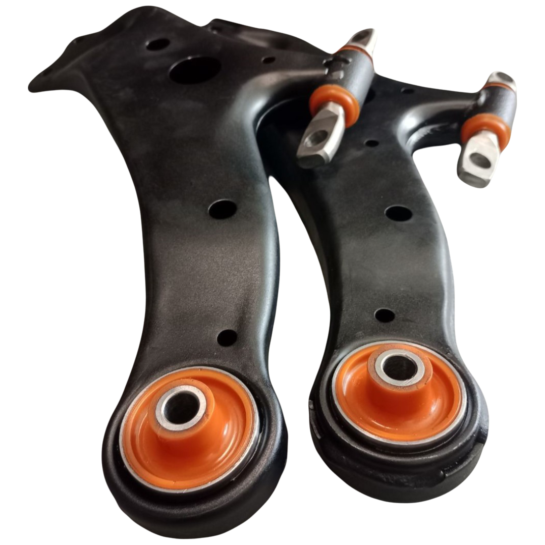 Передній важіль Toyota Aurion 2012- Послуга з піскостуйного очищення, покриття фарбою та перепресування сайлентблока (Сайлентблоки в ціну не входять)