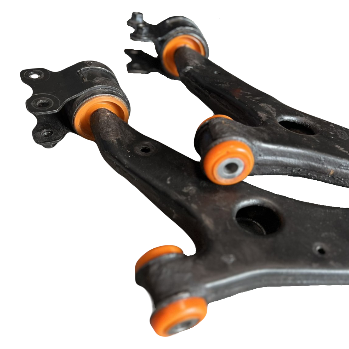 Передній важіль Ford Focus C-Max 2003-2007 Послуга з перепресування сайлентблоків (Сайлентблоки в ціну не входять)