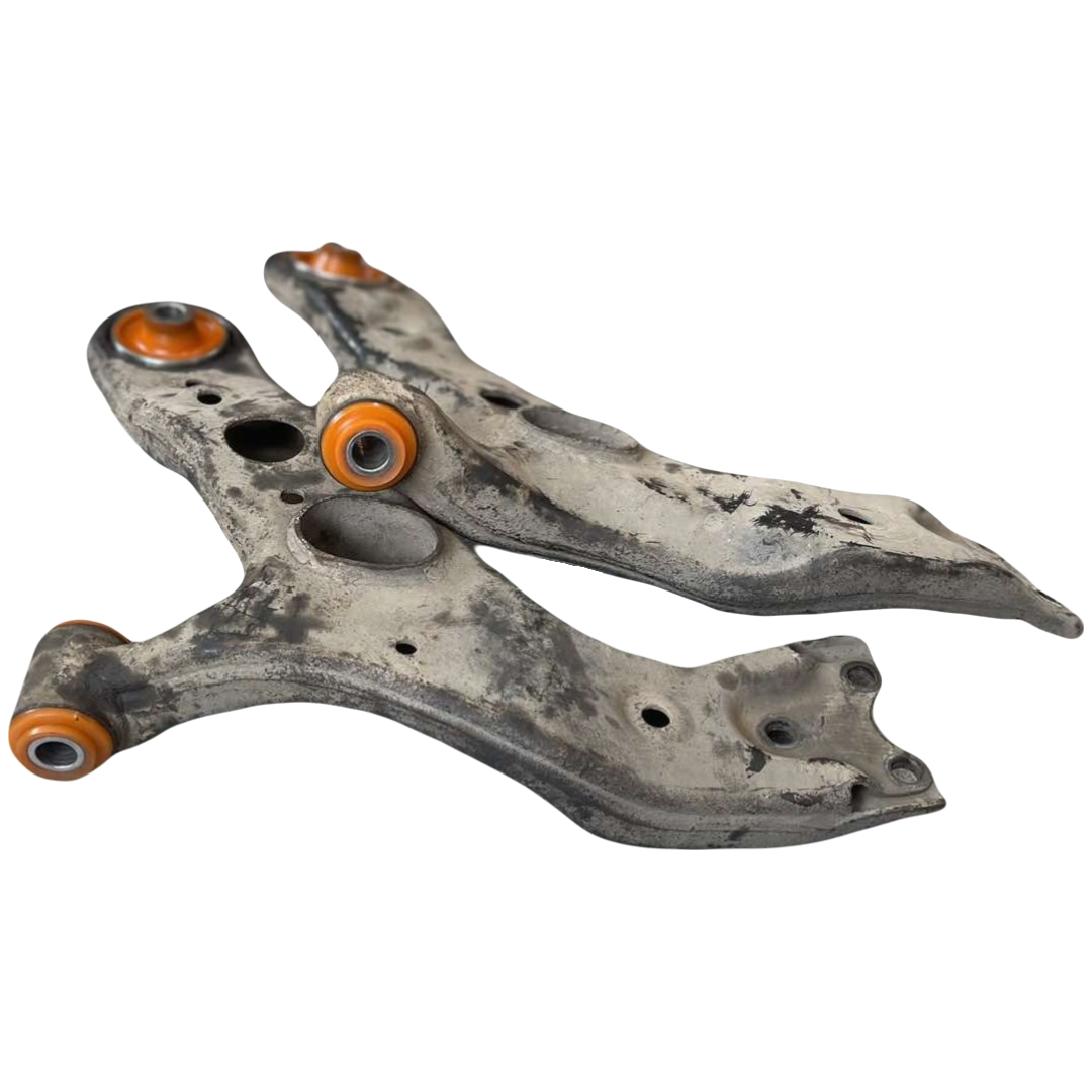 Передній важіль Toyota Rav4 2000-2005 Послуга з перепресування сайлентблоків (Сайлентблоки в ціну не входять)