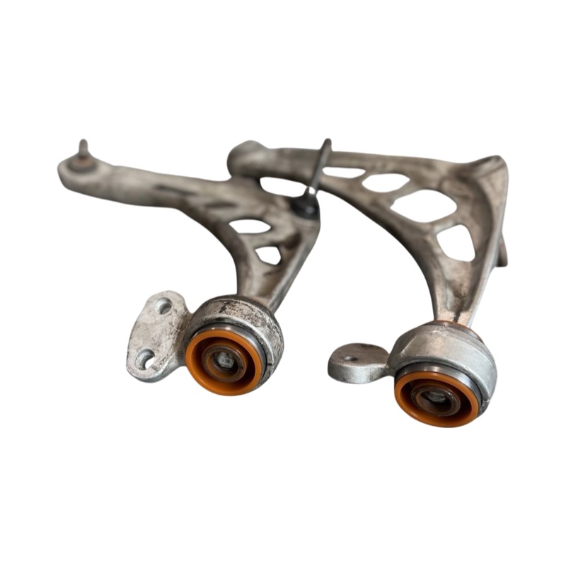 Передній важіль BMW E86 2002-2008 Послуга з перепресування сайлентблоків (Сайлентблоки в ціну не входять)