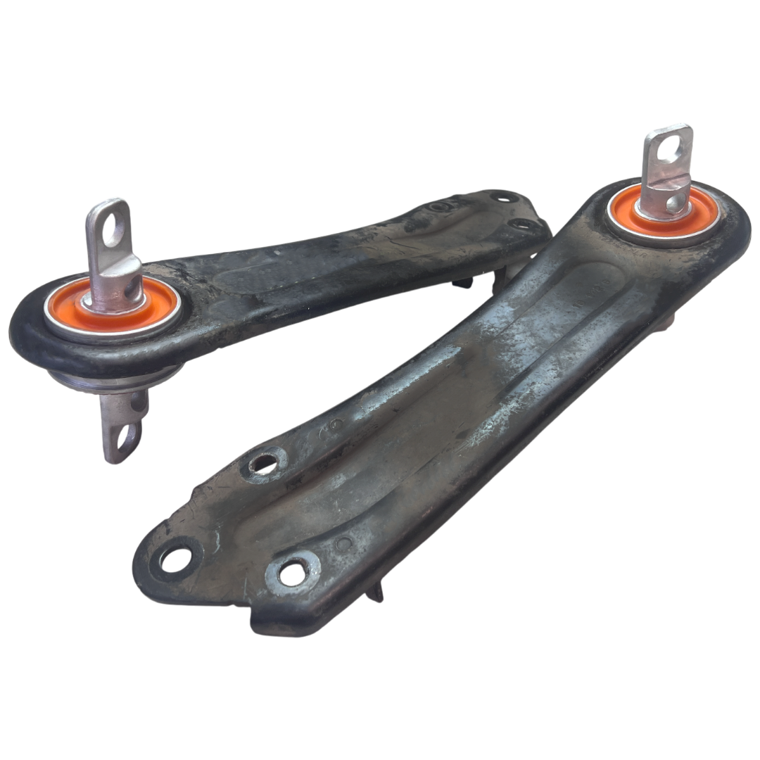 Задній поздовжній важіль Jeep Cherokee 2013-2018 Послуга з перепресування сайлентблоків (Сайлентблоки в ціну не входять)