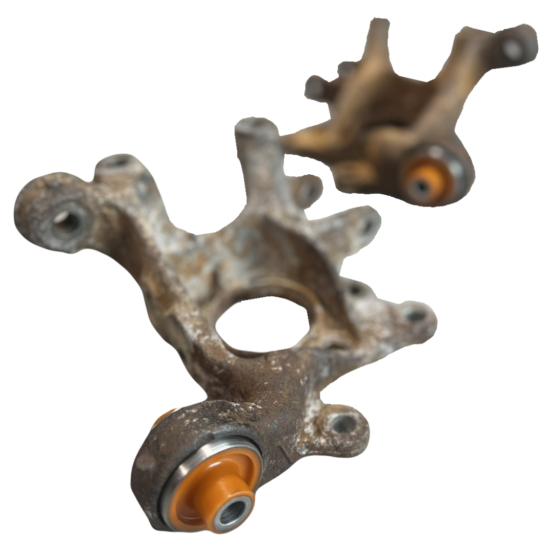 Задняя цапфа Toyota RAV 4 III 2005-2013 Услуга с перепресовки сайлентблоков (Сайлентблоки в цену не входят)