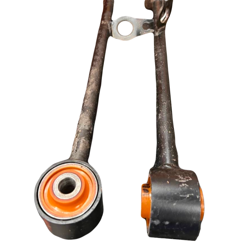 Задній поздовжній важіль Renault Duster I 2010-2018 Послуга з перепресування сайлентблоків (Сайлентблоки в ціну не входять)