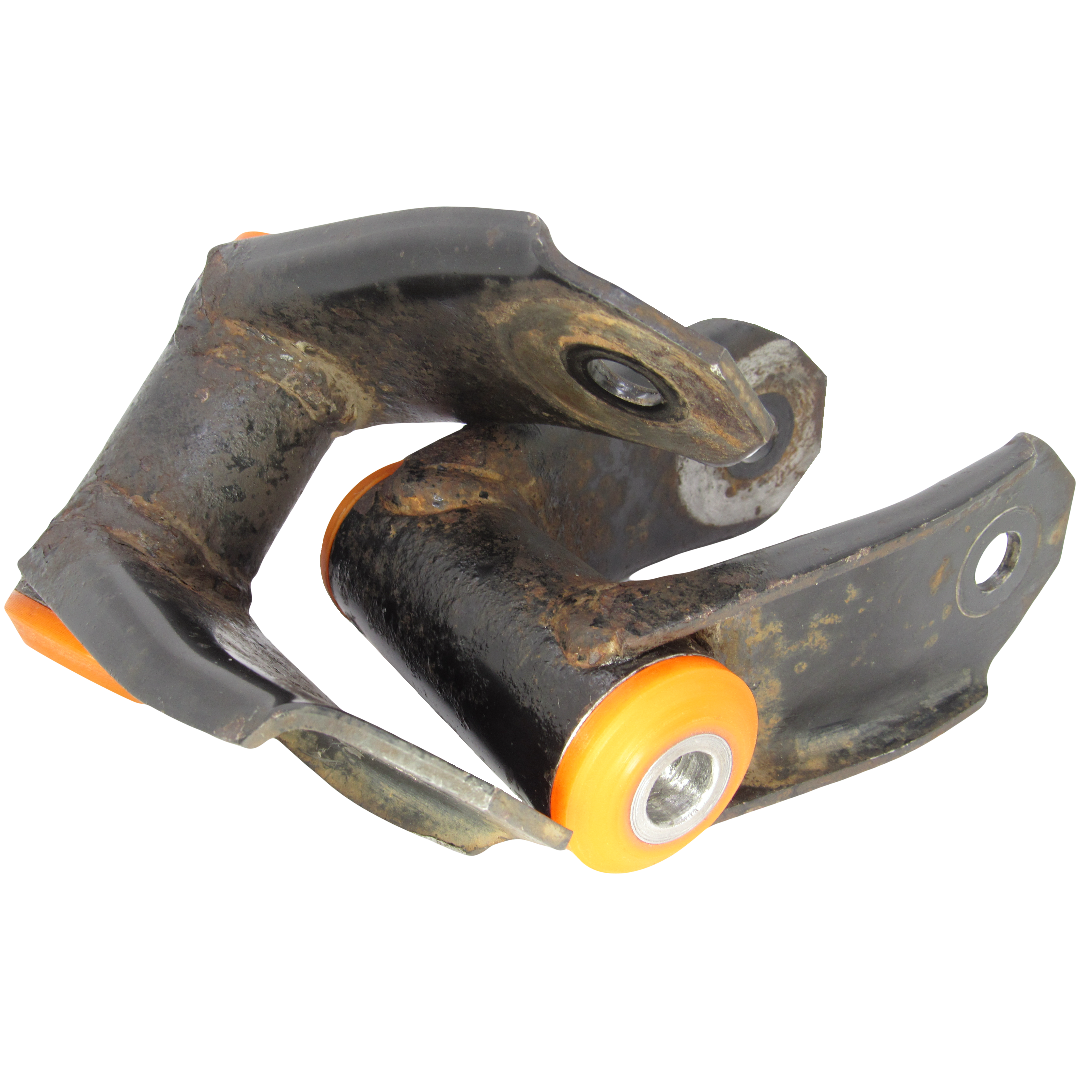 Скоба крепления задней рессоры Nissan Auster 1986-1990 Услуга с перепресовки сайлентблоков (Сайлентблоки в цену не входят)