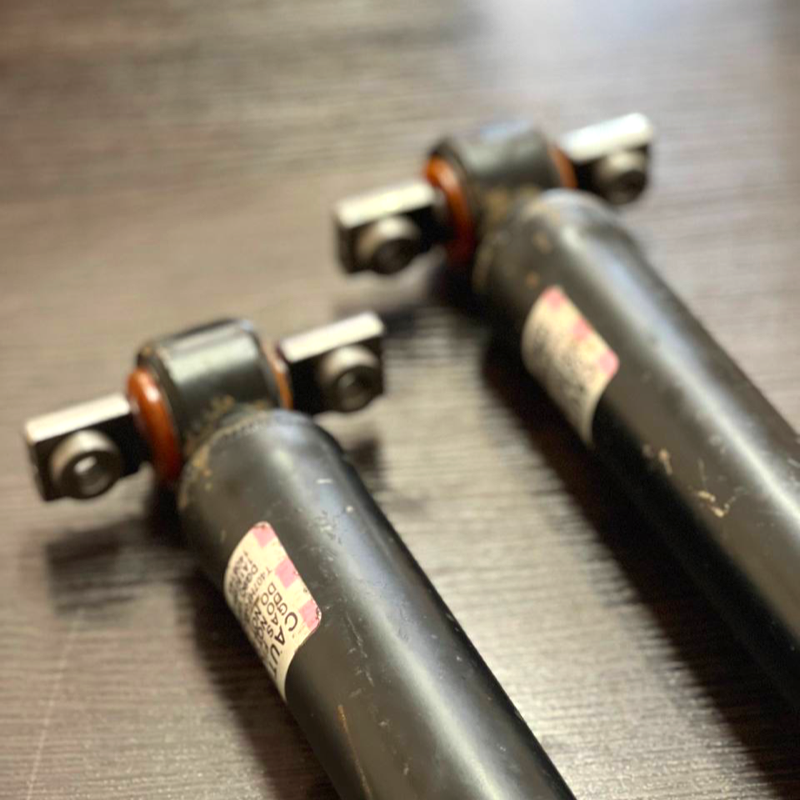 Задній амортизатор Lincoln Mkz 2013-2020 Послуга з перепресування сайлентблоків (Сайлентблоки в ціну не входять)