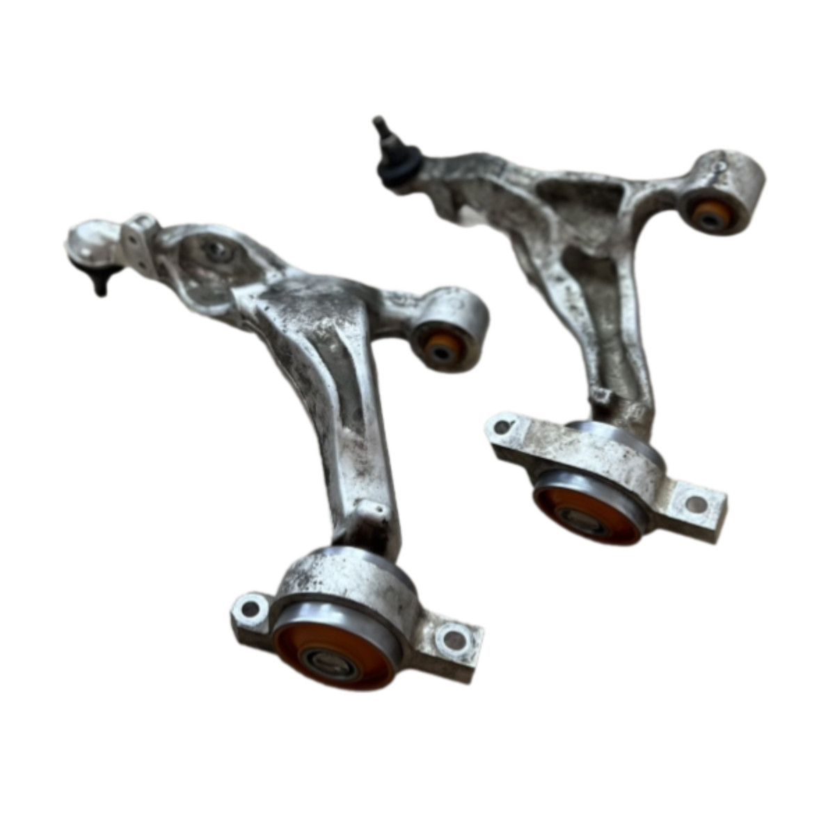 Передній важіль Nissan Cima 2012- Послуга з перепресування сайлентблоків (Сайлентблоки в ціну не входять)