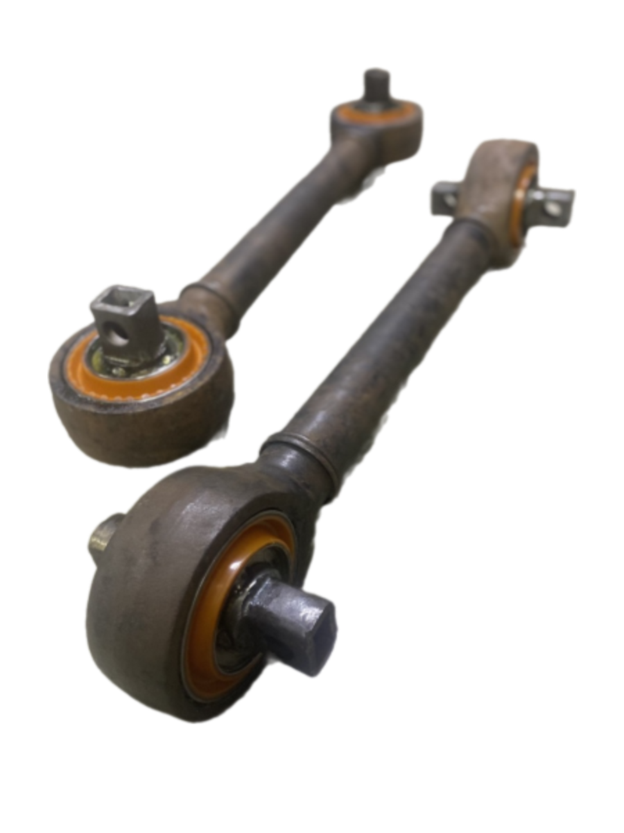 Тяга балансиру Mitsubishi Fuso 1963- Послуга з перепресування сайлентблоків (Сайлентблоки в ціну не входять)