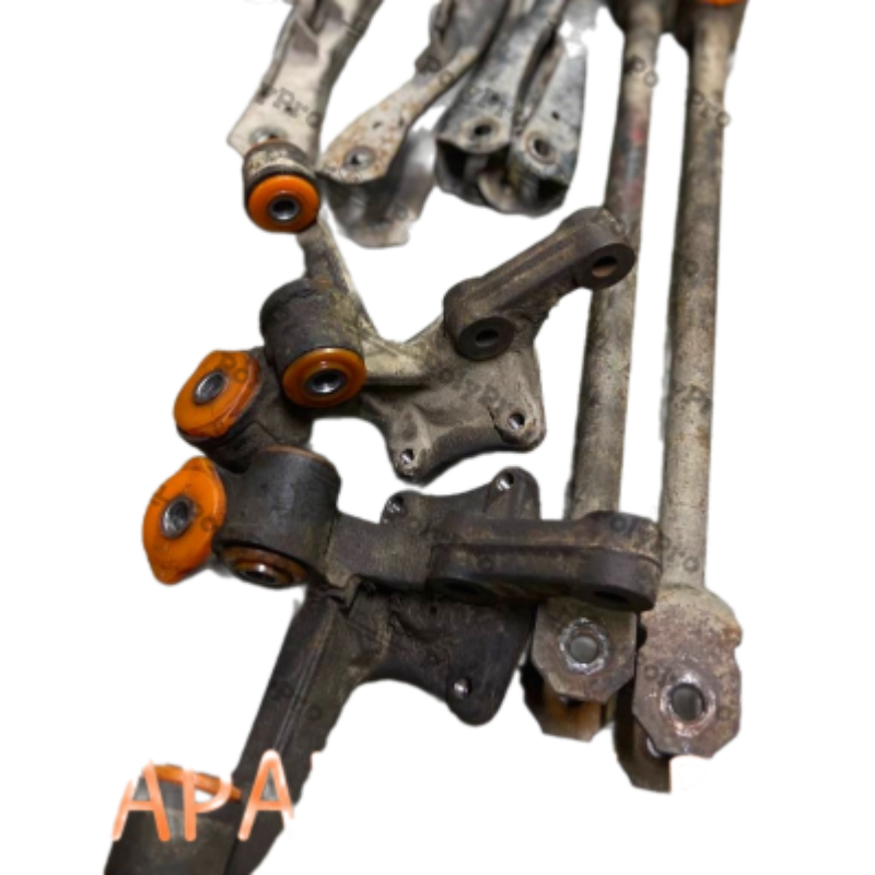 Задній нижній важіль Toyota Corsa 1982-1986 Послуга з перепресування сайлентблоків (Сайлентблоки в ціну не входять)