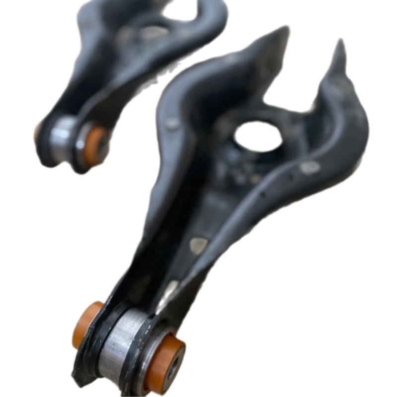 Задній підпружинний важіль Bmw F83 2013- Послуга з перепресування сайлентблоків (Сайлентблоки в ціну не входять)