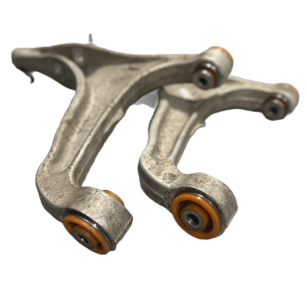 Передний нижний рычаг Maserati Levante 2017- Услуга с перепресовки сайлентблоков (Сайлентблоки в цену не входят)