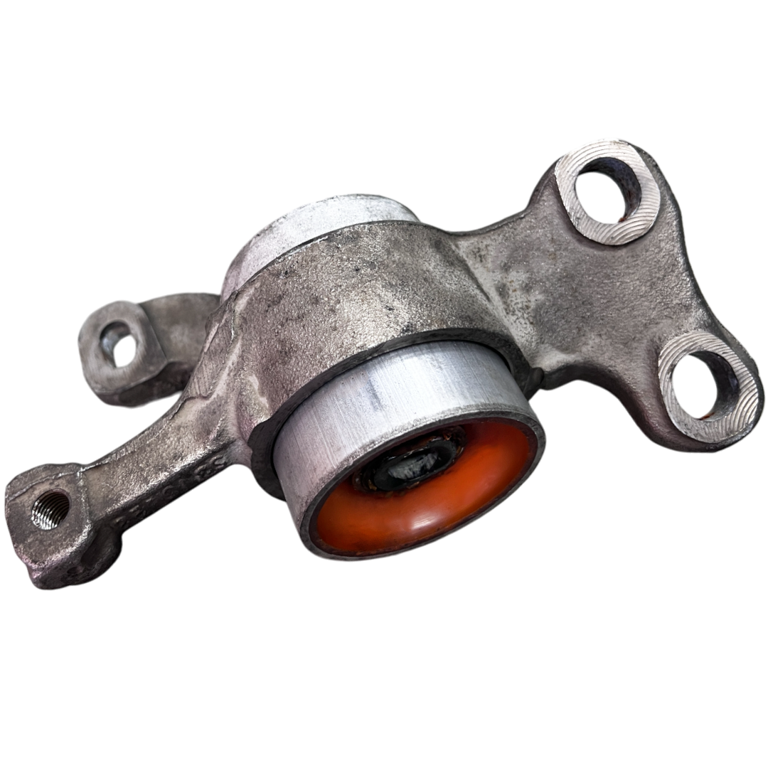 Поліуретановий сайлентблок переднього важеля задній Bmw F45 2014- 2.0L правий Послуга ПО ЗАМІНІ САЙЛЕНТБЛОКА