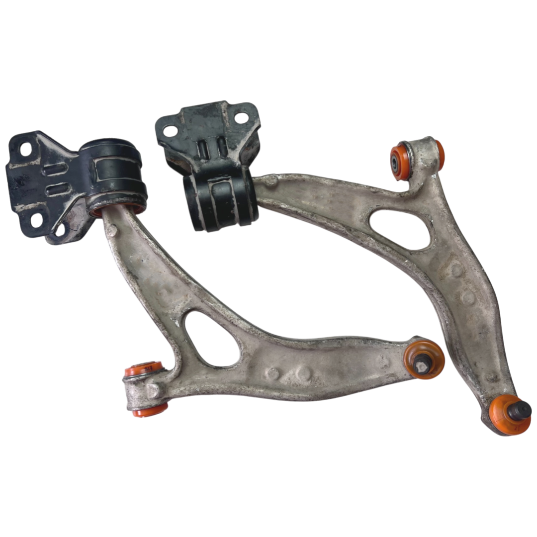 Передній нижній важіль Ford Focus 2011-2018 2,0L Послуга з перепресування сайлентблоків (Сайлентблоки в ціну не входять)