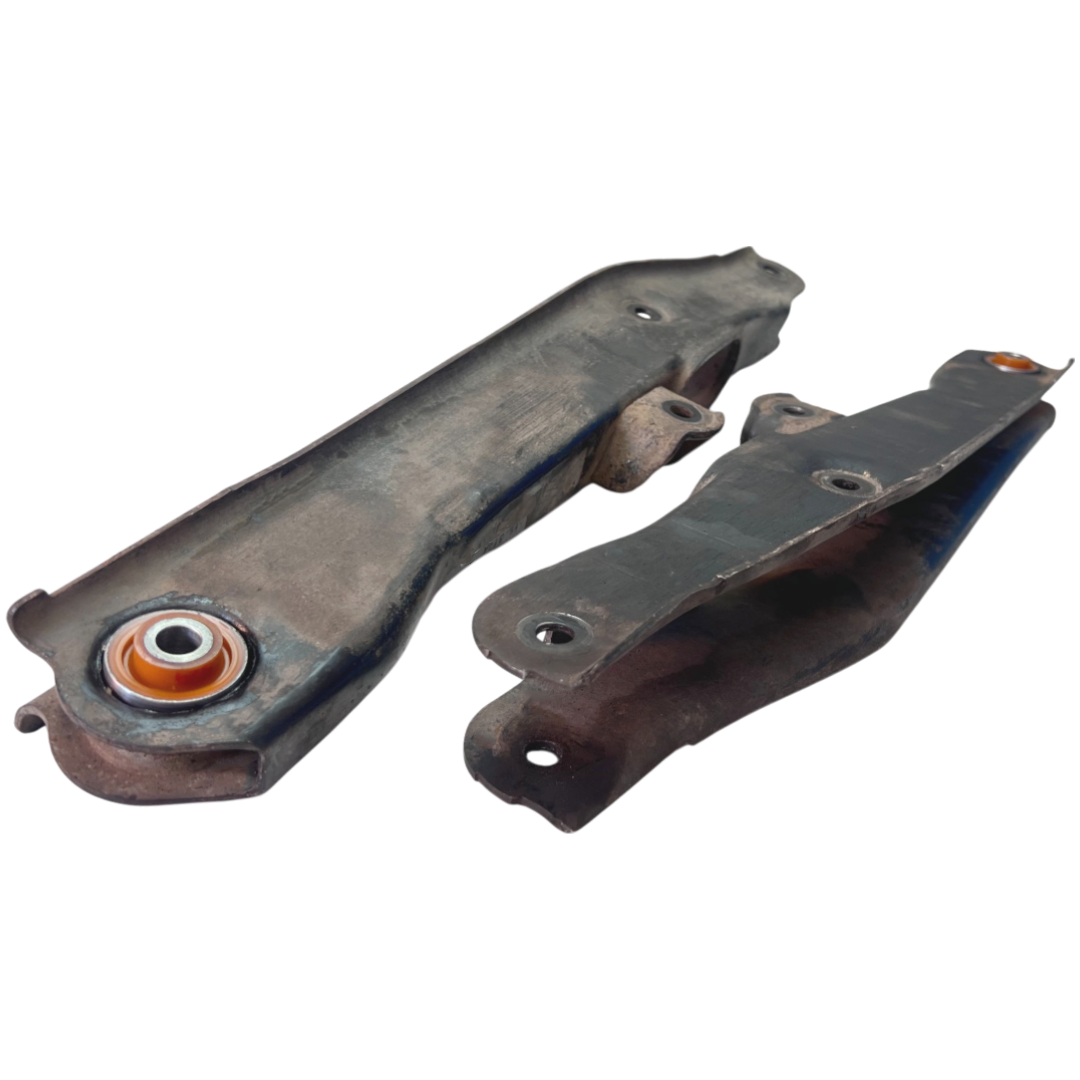 Задній підпружинний важіль Dodge Journey 2011- Послуга з перепресування сайлентблоків (Сайлентблоки в ціну не входять)