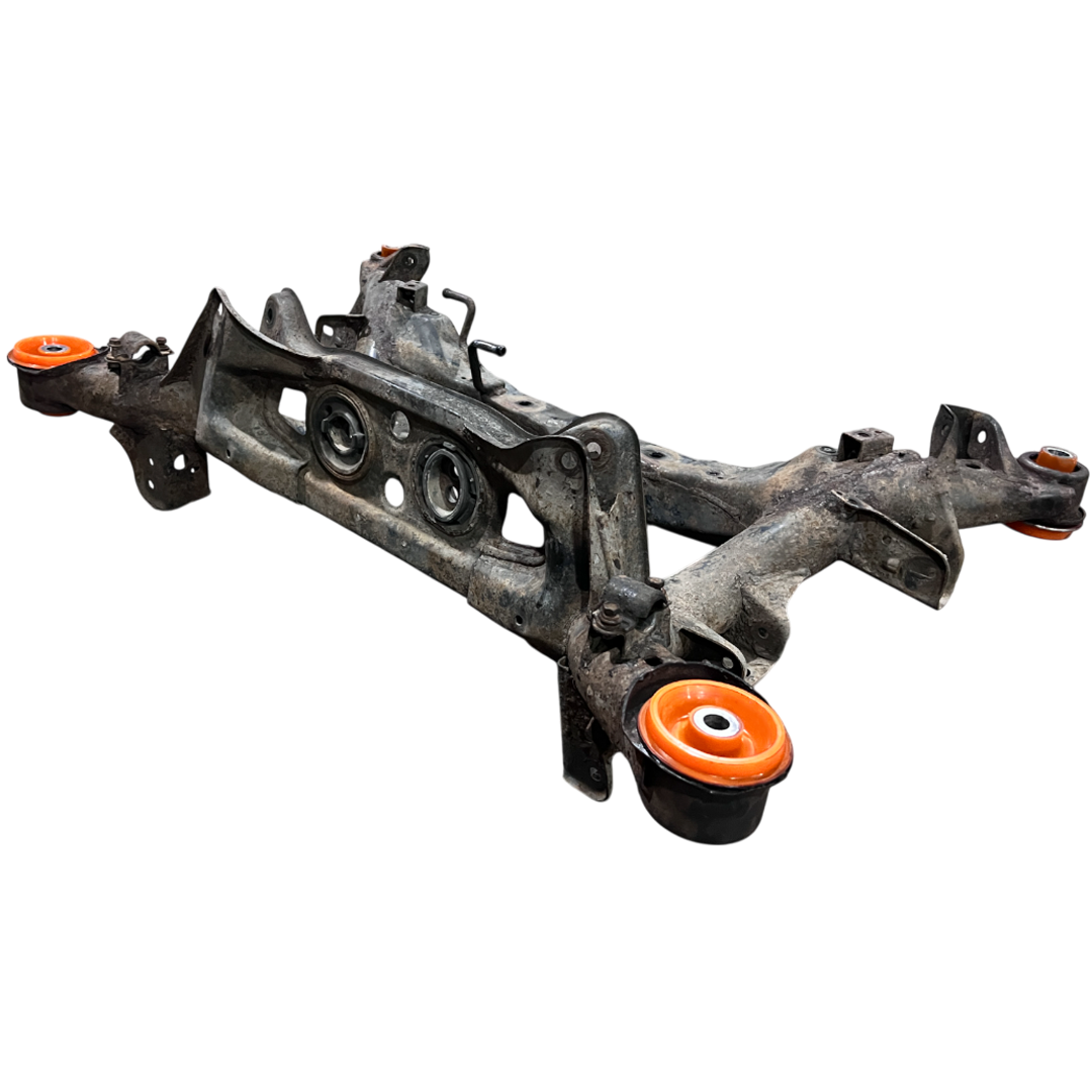 Задній підрамник Lexus is 1998-2005 Послуга з перепресування сайлентблоків (Сайлентблоки в ціну не входять)