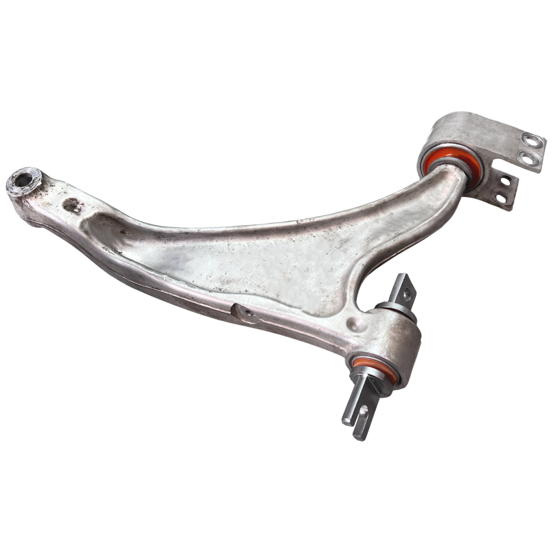 Передний нижний рычаг Cadillac Xt4 2019- Услуга с перепресовки сайлентблоков (Сайлентблоки в цену не входят)