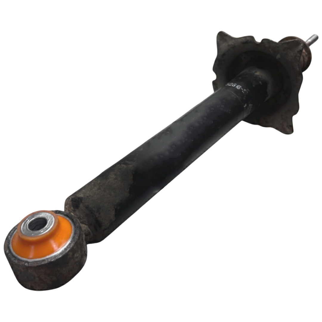 Задній амортизатор Honda Legend 1997-2004 Послуга з перепресування сайлентблоків (Сайлентблоки в ціну не входять)